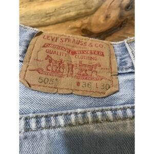 vtg 90s LEVIs 505 fit straight leg denim jeans 36 x 30 Distressed.